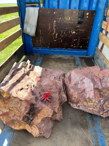 Ландшафтные глыбы красно-фиолетовые 200-1000 килограмм купить в Павловском Посаде