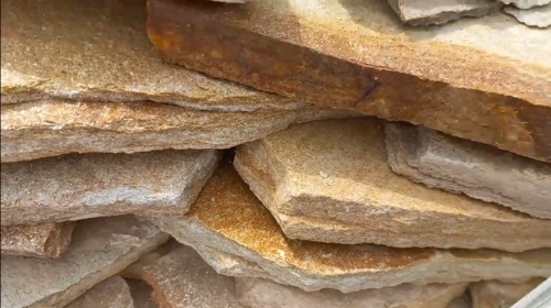 Плитняк златолит жёлтый золотистый для отмостки купить в Павловском Посаде