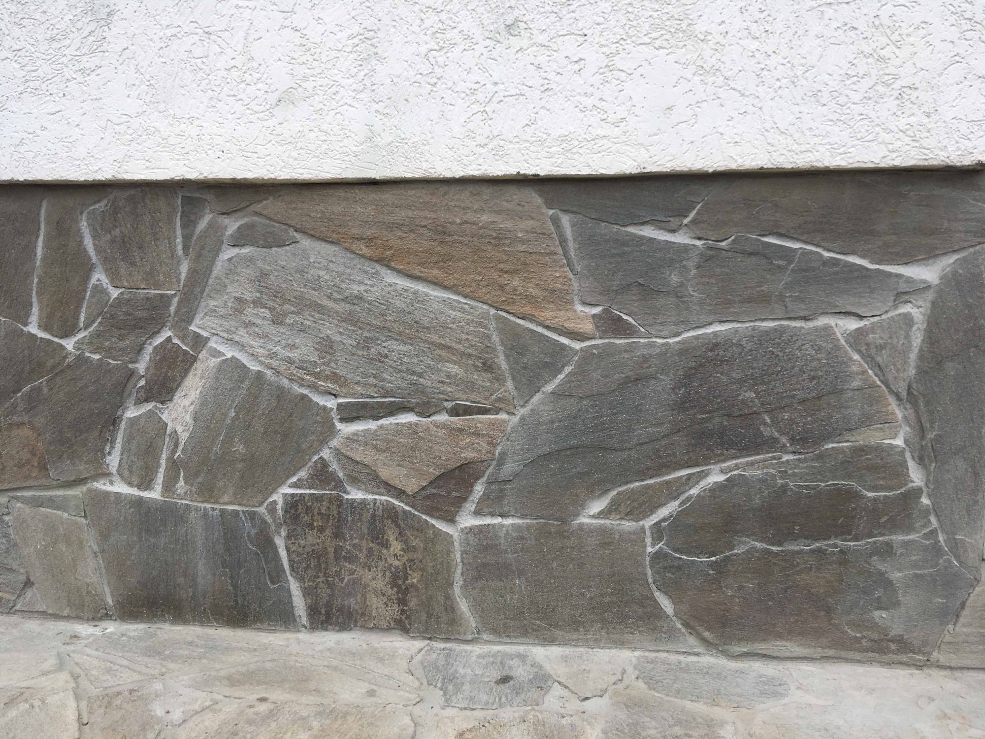 Плитняк златолит Уральский для цоколя, отмостки купить в Павловском Посаде