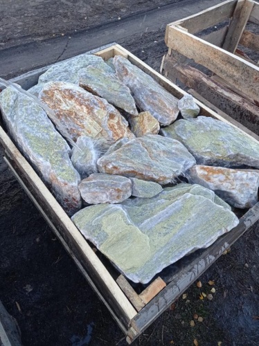Златолит жёлтый, жёлто-зелёный глыбки и валуны для ланшафтного дизайна купить в Павловском Посаде