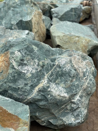 Камни для ландшафтного дизайна зелёные 10-60 килограмм купить в Павловском Посаде