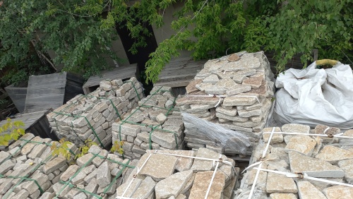 Плитняк гранитный галтованный купить в Павловском Посаде