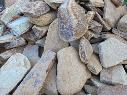 Златолит жёлтый, жёлто-зелёный глыбки и валуны для ланшафтного дизайна купить в Павловском Посаде