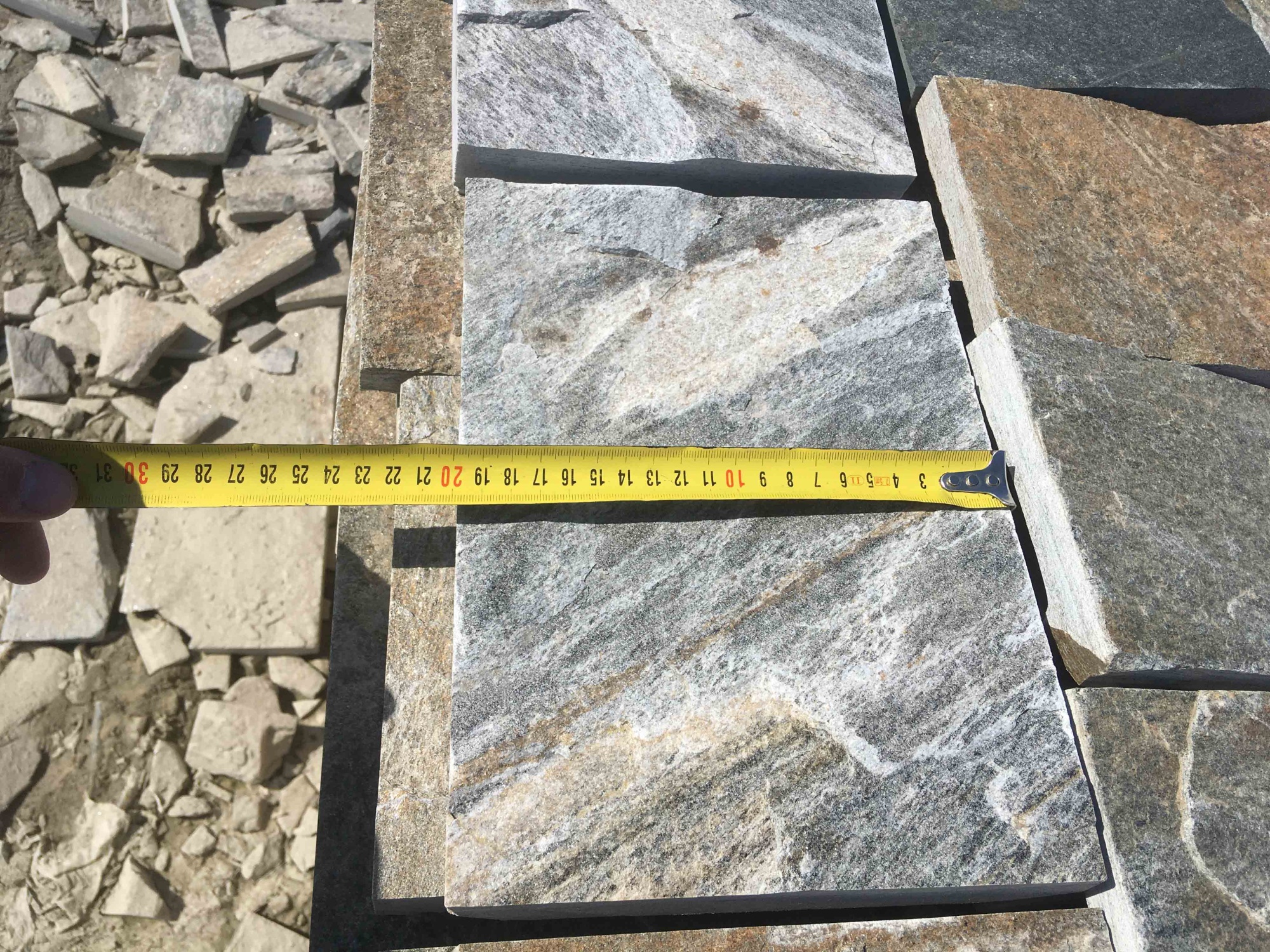 Плитка пилёная златолит Уральский для цоколя, отмостки купить в Павловском Посаде