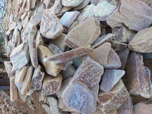 Златолит жёлтый, жёлто-зелёный глыбки и валуны для ланшафтного дизайна купить в Павловском Посаде