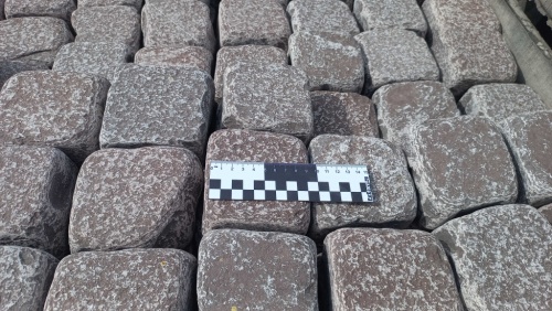 Брусчатка лемезит бордовый колото-галтованная